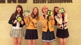 걸그룹 베스티, ‘D-2’ 수능 응원…교복 입고 여고생 깜짝 변신