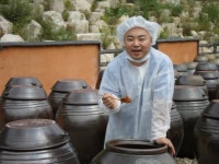 의사의 길 접고 뉴욕의 오너셰프된 후니킴 “한식세계화,정통으로 승부해야