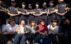 <포토>내각 총사퇴 요구하는 대학생 단체.