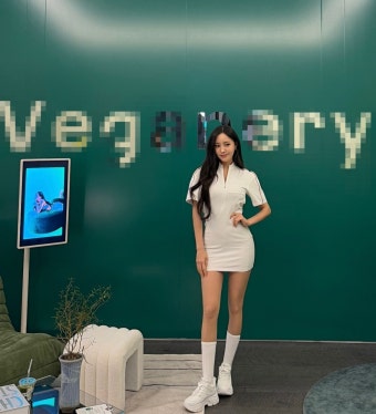 사업가 된 효민, 금융맨과 결혼 발표 후 근황..비현실적 S라인