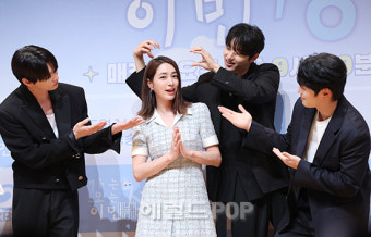 [포토]‘가오정’ 주역들, 이민정 몰아주기