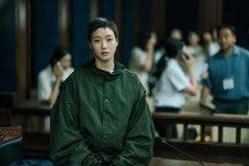 ‘텅 빈 눈에 파격적인 숏컷’ 김고은 연기 정점 찍었다…‘자백의 대가’ 모은役 호평 일색
