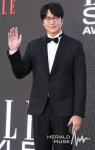 [뮤즈이슈]“웃기고 싶었다” 성시경, ‘고막남친’ 제목 논란 해명에도 설전