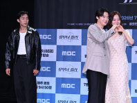 [포토] 유부녀 킬러 ‘항상 주시하고 있다’