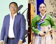 [뮤즈이슈]‘명량’ 김한민 감독, 11월15일 결혼..예비신부는 15세 연하 명창 이소영