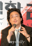 박찬욱 감독, “보여주니 속 시원하다”(‘친절한 금자씨’ 시사회)