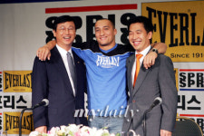 [포토] 푸른눈의 수퍼코리안 데니스 강