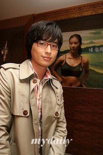 폭행혐의 이지훈, '연예인 왔다'에 식당서 시비