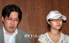 [MD포토] 자작극, 청안 소속사 대표 눈물로 사과 !