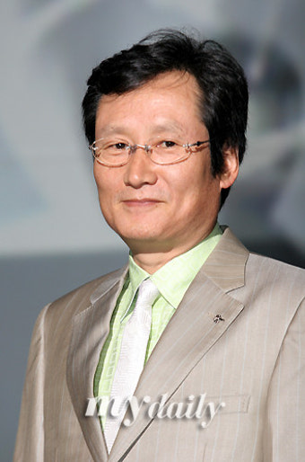 [MD포토] 문성근, '여유로운 미소로 자신감 표출'