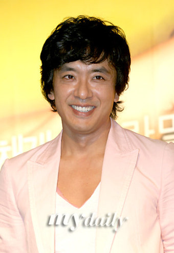 [MD포토] 김승우 '편안한 미소가 나의 매력'