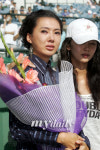 [MD포토] 눈물 흘리며 남편 서용빈 은퇴식 지켜보는 유혜정