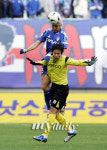 [MD포토] 이싸빅 공중볼은 내가 한 수 위