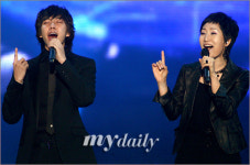 [MD포토] 이승기-박성신, 선후배의 환상 조화