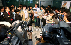 주식회사 초이엔터 | [MD포토] 빅초이에게 쏠린 수많은 관심
