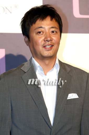 [MD포토] 결혼선배, 윤다훈 '결혼하니까 좋더라'