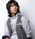 김명민을 불안케 한 남자 김형민, 그리스로 인기폭발