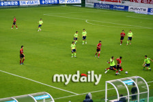 전북-서울, 1-1 무승부…판정 논란 시비 얼룩져