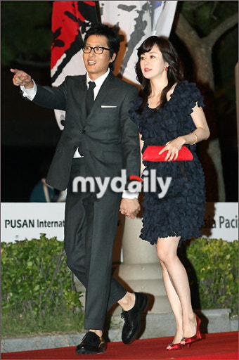 [MD포토] 김주혁-김지수, '우리 저쪽으로 입장하면 되나?'