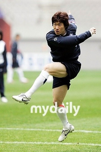 '드디어 터졌다! 박지성 시즌 1호골' 맨유, 풀럼에 3-0 완승