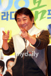 [MD포토]허참, 즐거운 저녁길의 스코어는 몇대 몇?