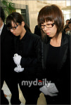 [MD포토]터틀맨 위패 안은 금비-지이