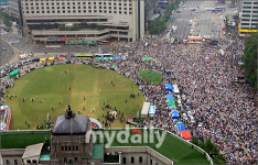 [MD포토] 시청 앞 잔디광장, 시민들의 품으로