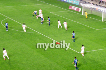 '김성민 데뷔골' 울산, 경남에 1-0 신승…홈 불패 이어가