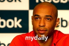 맨유, 공격진 보강 위해 티에리 앙리 영입할까