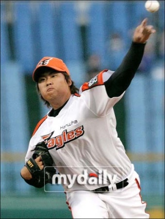 '류현진 7이닝 2실점 쾌투' 한화, 4연패 탈출