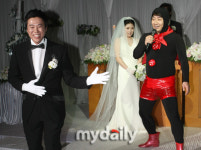 [MD포토] 이재형 신랑도 퐁퐁퐁 댄스를 피해갈 수 없다