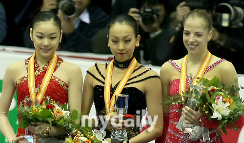 김연아와 아사다 마오, 피겨스케이팅 라이벌의 10년: 어린 시절부터 세계 무대를 물들인 이들의 열정