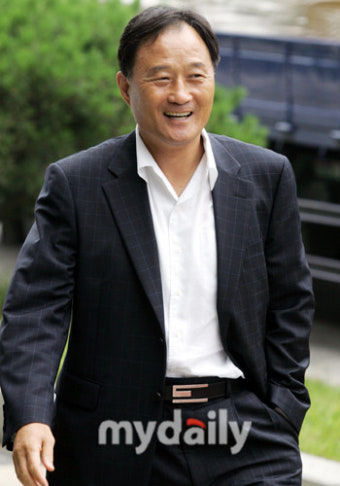 김호곤 대한축구협회 전무, 2009년 울산 사령탑 맡는다