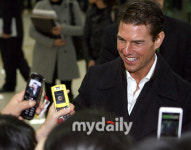 [MD포토] 친절한 톰 크루즈 폰카도 좋아