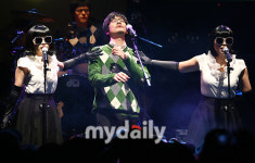 장기하와 얼굴들, 소소한 일상 노래한 감성 콘서트…500팬 성황