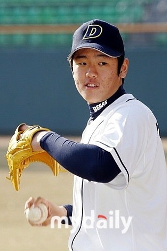 두산 성영훈, '살 떨리는 프로 데뷔전'서 진가 발휘하다