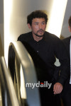 [MD포토]황급히 빈소로 들어가는 영화배우 황정민