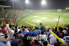 [MD포토]만원 기록한 군산 월명 야구장