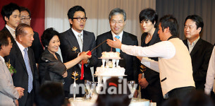 [MD포토] 영평상의 발전을 기원하며