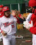 '이용규 3안타' KIA, 연습경기서 두산 14-7 제압