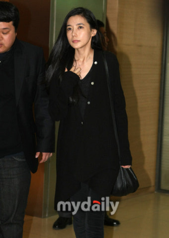 [MD포토] 오승현 '故최진영 빈소 찾아 조문'