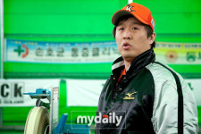 ‘야구광’ 정준하, 리틀야구장 짓기 운동 나섰다