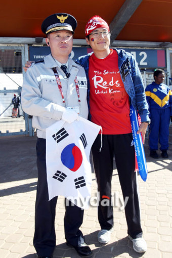 [MD포토]대한민국 경찰, '응원단 안전 책임진다' [in 남아공]