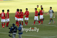 [MD포토]4:1 패배에 고개숙인 축구대표팀 [in 남아공]