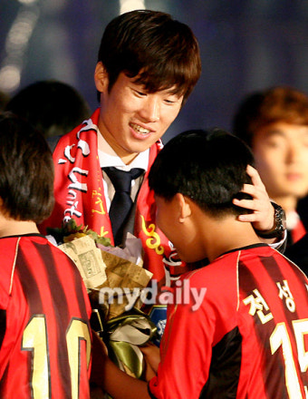 [MD포토] 박지성 '한국 축구를 부탁해'