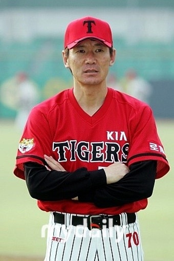 KIA, 이강철 투수코치 선임…코칭스태프 개편