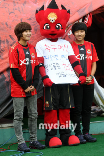 [MD포토]지소연, 여민지 '축구여신으로 등장'