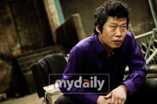 ‘부당거래’, 류승완이 만든 황정민·류승범·유해진의 ‘연기 올림픽’ [MD시사]