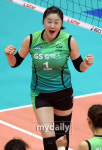 [프로배구] '김민지 17득점' GS칼텍스, 개막 첫 승…흥국 3연패