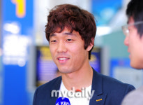 [MD포토] 박주영 염색에 파마까지, 헤딩골 기분에